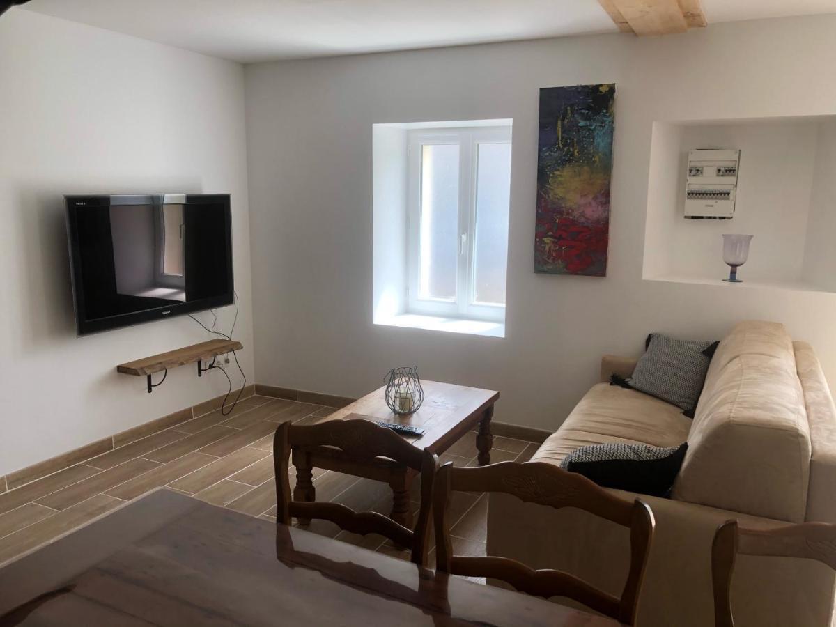 Gîte au calme entièrement rénové Coussay-les-Bois Extérieur photo